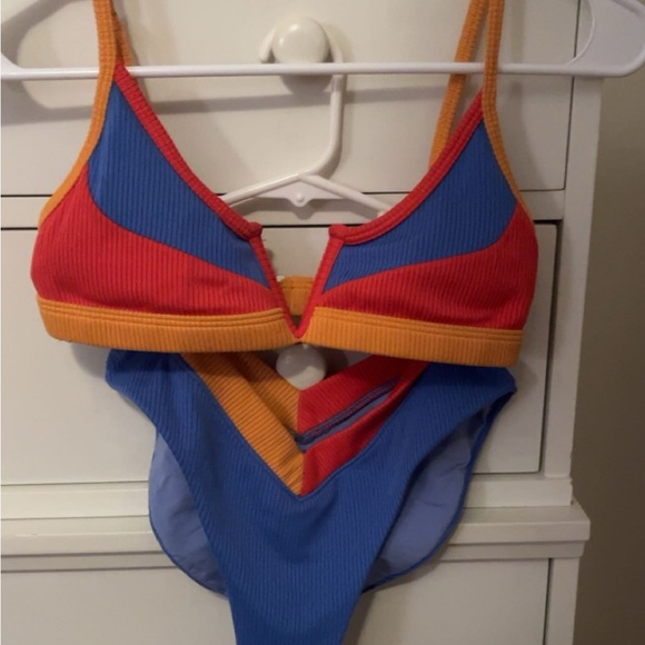 ONEONE SWIM bikini set - Picture 2 of 2